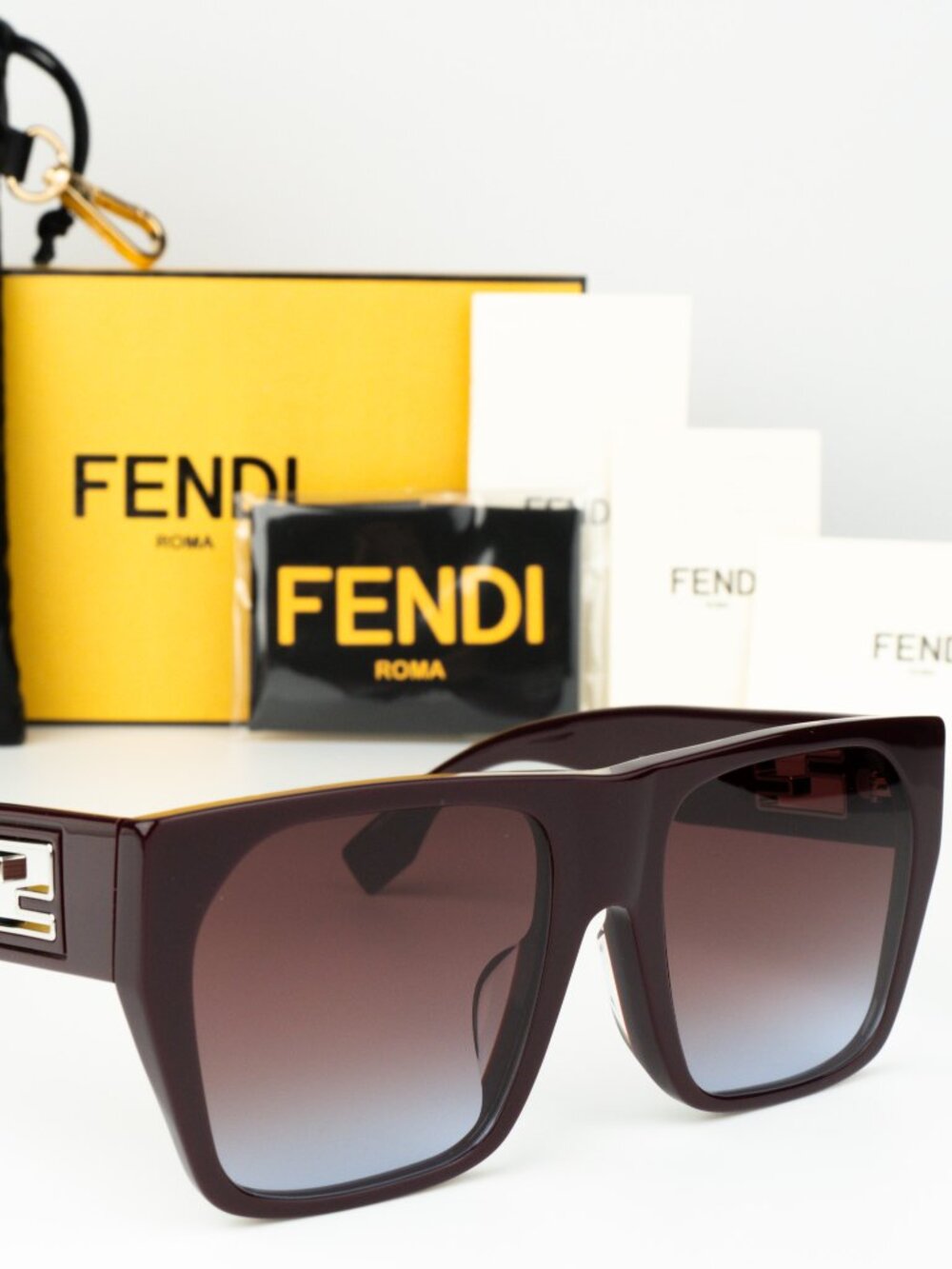 Fendi Women Sunglasses Brown Gradient Bordeaux Square FE40124F BAGUETTE 81T NEW
